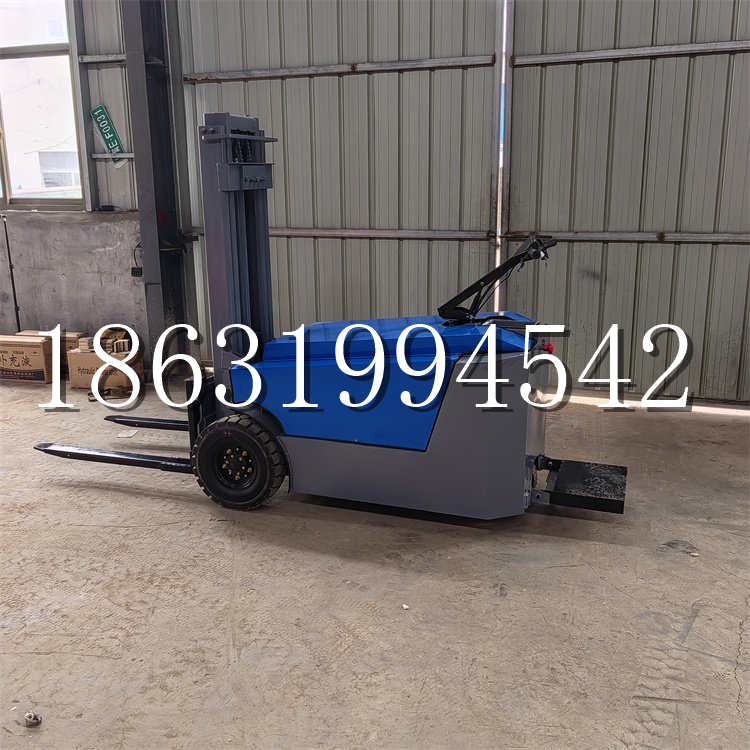 绥滨县全电动叉车插腿式堆高车液压装卸车1.5吨升高小型站驾式铲车